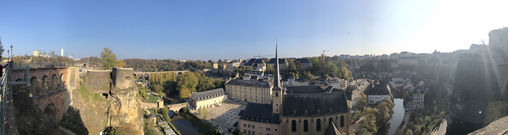 Die Altstadt Luxemburgs trägt den Titel UNESCO-Weltkulturerbe zu Recht. Hier schlägt das traditionelle Herz Luxemburgs - Rieslingspastete inklusive.