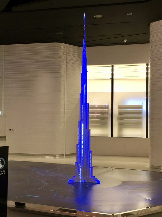 Der Y-förmige Grundriss bringt Stabilität: Die drei Säulen des Burj Khalifa stützen sich gegenseitig.
