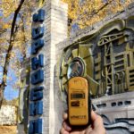 Am Ortseingang von Tschernobyl beginnt das Dosimeter zu piepsen.