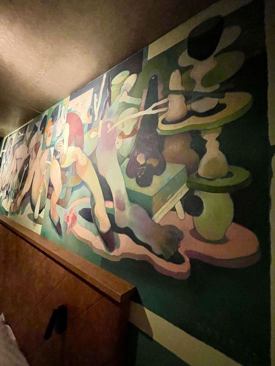 Maisel & Friends – aus Liebe zum Bier: Das Besondere an dem Konzept von Kuratorin Jasmin Siddiqui, Künstlername „Hera“: Jedes Zimmer ist ein Unikat, gestaltet von einem anderen Künstler.