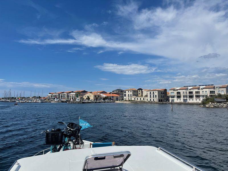 Hausboot mit Hund: Unser erstes Ziel war der charmante Hafenort Marseillan.
