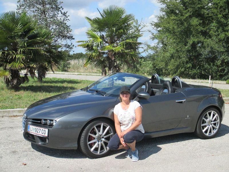 Reise in den Heimathafen: Mit Antares durch Italien. Shooting mit „Bella“ – womit in diesem Fall ausnahmsweise nicht Anita gemeint ist, sondern das Alfa-Romeo-Cabrio.